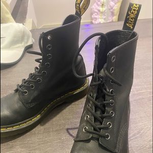 COPY - Black doc martens size 7.5! Barely worn